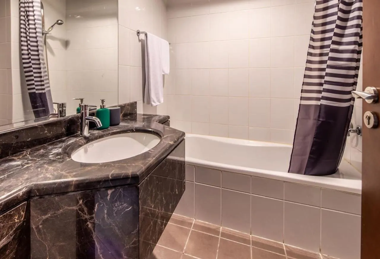 Frank Porter - Burj Al Noujoum Apartment Dubai